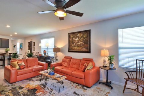 Casa en venta en New Smyrna Beach, Florida, 3 dormitorios, 149.57 m2 № 1857990 - foto 2