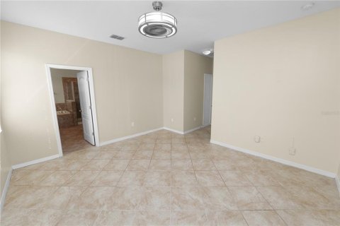 Casa en venta en Land O' Lakes, Florida, 4 dormitorios, 238.02 m2 № 1564112 - foto 9