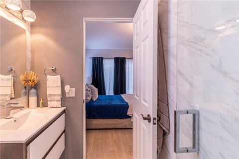 Villa ou maison à vendre à Miami, Floride: 3 chambres, 128.67 m2 № 1933047 - photo 20