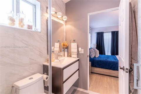 Villa ou maison à vendre à Miami, Floride: 3 chambres, 128.67 m2 № 1933047 - photo 19