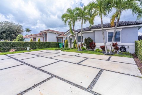 Villa ou maison à vendre à Miami, Floride: 3 chambres, 128.67 m2 № 1933047 - photo 3