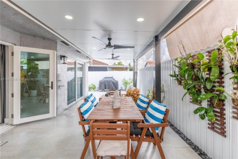 Villa ou maison à vendre à Miami, Floride: 3 chambres, 128.67 m2 № 1933047 - photo 28