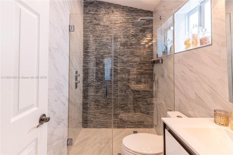 Villa ou maison à vendre à Miami, Floride: 3 chambres, 128.67 m2 № 1933047 - photo 18