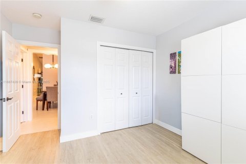 Villa ou maison à vendre à Miami, Floride: 3 chambres, 128.67 m2 № 1933047 - photo 23