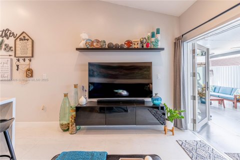 Villa ou maison à vendre à Miami, Floride: 3 chambres, 128.67 m2 № 1933047 - photo 14