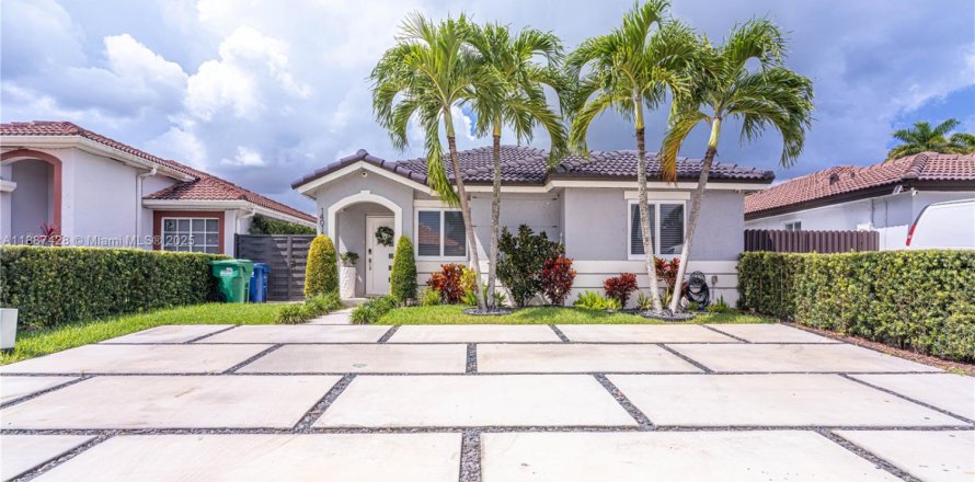 Villa ou maison à Miami, Floride 3 chambres, 128.67 m2 № 1933047