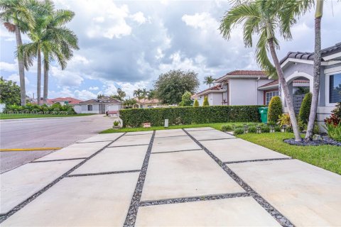 Villa ou maison à vendre à Miami, Floride: 3 chambres, 128.67 m2 № 1933047 - photo 4