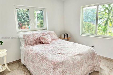 Casa en venta en Miami, Florida, 3 dormitorios, 100.15 m2 № 2002459 - foto 15