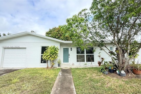 Casa en venta en Miami, Florida, 3 dormitorios, 100.15 m2 № 2002459 - foto 3