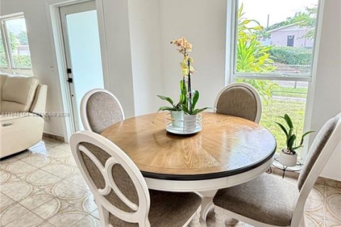 Casa en venta en Miami, Florida, 3 dormitorios, 100.15 m2 № 2002459 - foto 19