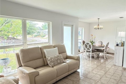 Casa en venta en Miami, Florida, 3 dormitorios, 100.15 m2 № 2002459 - foto 6