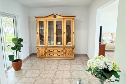 Casa en venta en Miami, Florida, 3 dormitorios, 100.15 m2 № 2002459 - foto 8