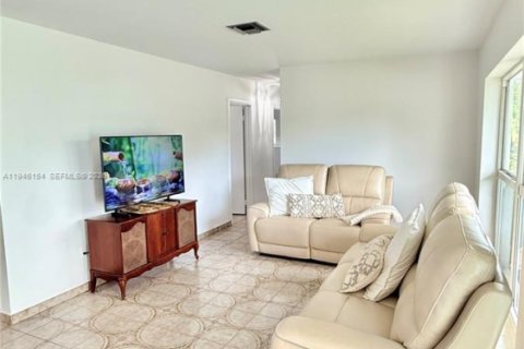 Casa en venta en Miami, Florida, 3 dormitorios, 100.15 m2 № 2002459 - foto 17