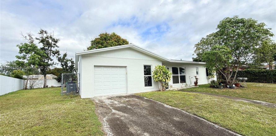 Casa en Miami, Florida 3 dormitorios, 100.15 m2 № 2002459