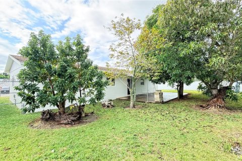 Casa en venta en Miami, Florida, 3 dormitorios, 100.15 m2 № 2002459 - foto 10