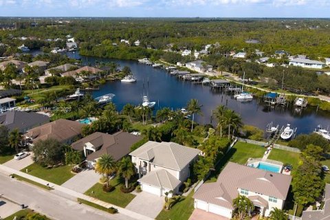 Купить виллу или дом в Стьюарт, Флорида 5 спален, 331.1м2, № 1972646 - фото 18