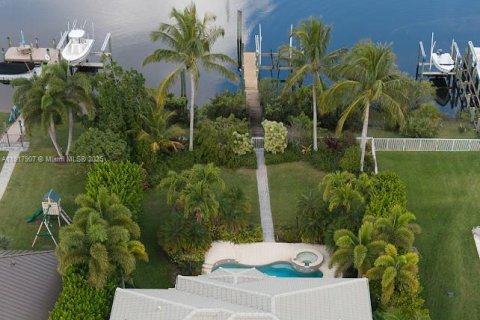 Купить виллу или дом в Стьюарт, Флорида 5 спален, 331.1м2, № 1972646 - фото 19