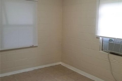 Villa ou maison à louer à Ocala, Floride: 2 chambres, 55.74 m2 № 2101316 - photo 4