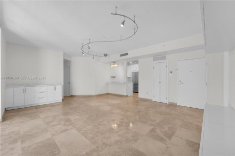 Condo in Miami Beach, Florida, 2 bedrooms № 2091212 - photo 9