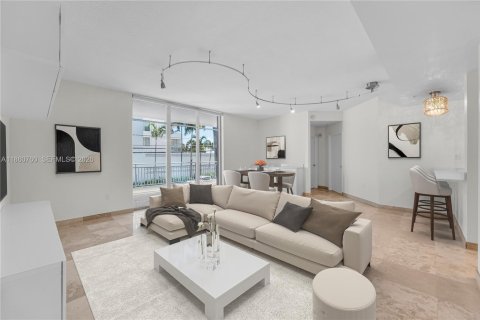 Condo in Miami Beach, Florida, 2 bedrooms № 2091212 - photo 3