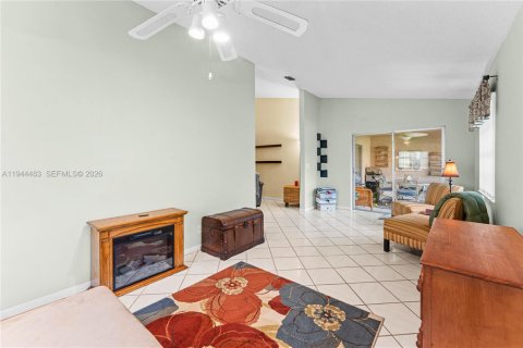 Casa en venta en West Palm Beach, Florida, 2 dormitorios, 141.12 m2 № 2002956 - foto 12