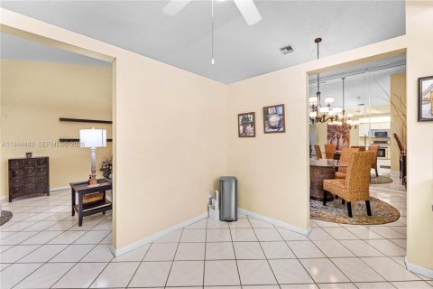 Casa en venta en West Palm Beach, Florida, 2 dormitorios, 141.12 m2 № 2002956 - foto 6