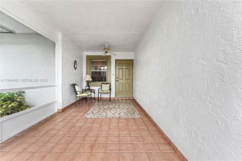 Casa en venta en West Palm Beach, Florida, 2 dormitorios, 141.12 m2 № 2002956 - foto 14