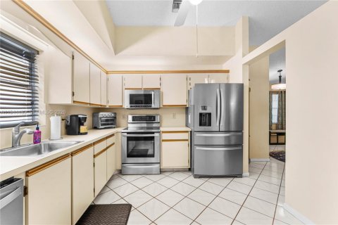 Casa en venta en West Palm Beach, Florida, 2 dormitorios, 141.12 m2 № 2002956 - foto 8