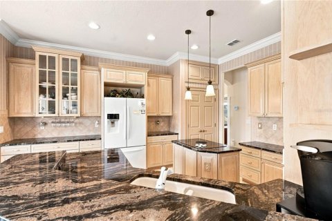 House in Weeki Wachee, Florida 3 bedrooms, 226.59 sq.m. № 2322429 - photo 9