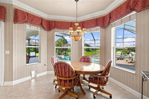 House in Weeki Wachee, Florida 3 bedrooms, 226.59 sq.m. № 2322429 - photo 6