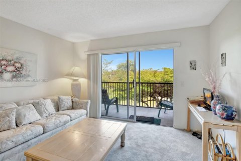 Купить кондоминиум в Пемброк-Пайнс, Флорида 2 спальни, 85.47м2, № 2021792 - фото 14