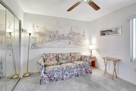 Купить кондоминиум в Пемброк-Пайнс, Флорида 2 спальни, 85.47м2, № 2021792 - фото 25