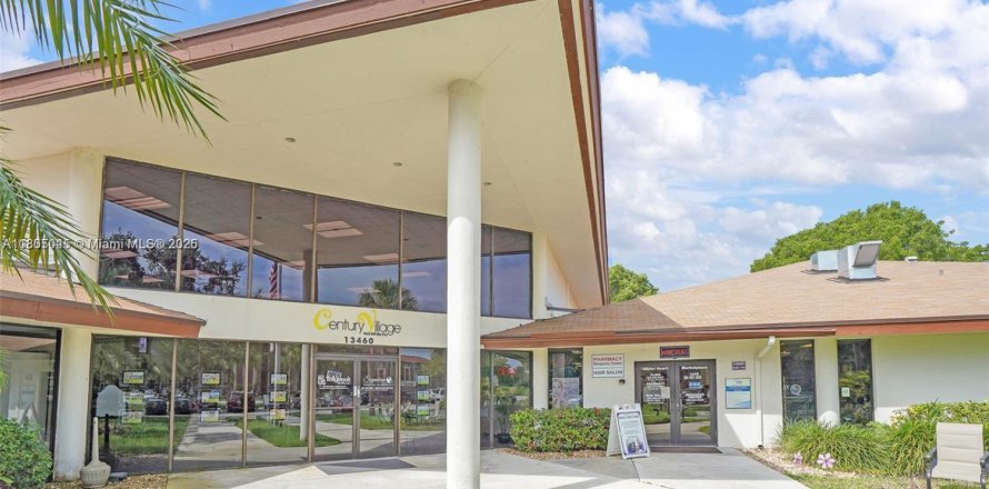 Кондоминиум с 2 спальнями в Пемброк-Пайнс, Флорида № 2021792