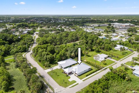 Купить виллу или дом в Стьюарт, Флорида 8 комнат, 214.7м2, № 2173469 - фото 2