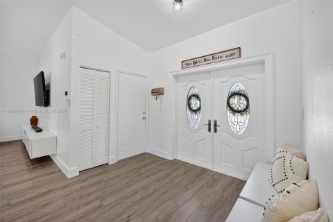 Купить виллу или дом в Майами, Флорида 3 спальни, 117.43м2, № 1932247 - фото 8