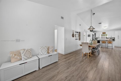 Купить виллу или дом в Майами, Флорида 3 спальни, 117.43м2, № 1932247 - фото 6