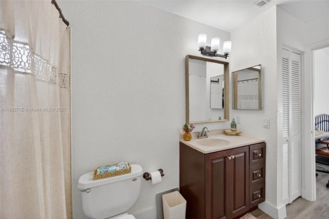 Купить виллу или дом в Майами, Флорида 3 спальни, 117.43м2, № 1932247 - фото 28