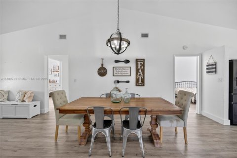 Купить виллу или дом в Майами, Флорида 3 спальни, 117.43м2, № 1932247 - фото 11