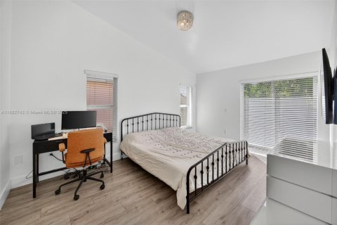 Купить виллу или дом в Майами, Флорида 3 спальни, 117.43м2, № 1932247 - фото 16