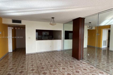 Condominio en venta en Miami, Florida, 2 dormitorios, 91.97 m2 № 1971343 - foto 5