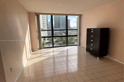 Condominio en venta en Miami, Florida, 2 dormitorios, 91.97 m2 № 1971343 - foto 21