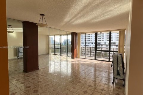 Condominio en venta en Miami, Florida, 2 dormitorios, 91.97 m2 № 1971343 - foto 15