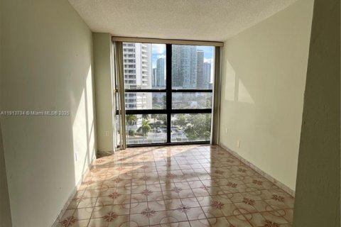 Condominio en venta en Miami, Florida, 2 dormitorios, 91.97 m2 № 1971343 - foto 20