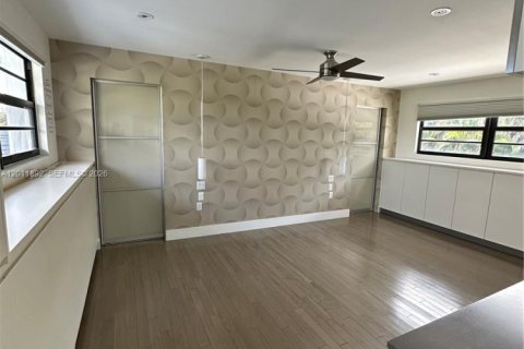 Adosado en venta en Doral, Florida, 3 dormitorios, 168.06 m2 № 2075496 - foto 8