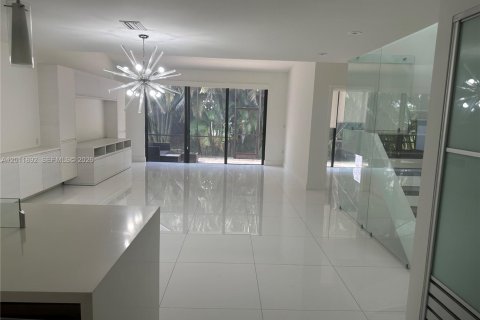 Adosado en venta en Doral, Florida, 3 dormitorios, 168.06 m2 № 2075496 - foto 2