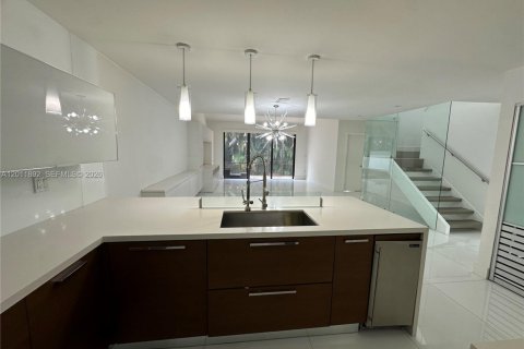 Adosado en venta en Doral, Florida, 3 dormitorios, 168.06 m2 № 2075496 - foto 4