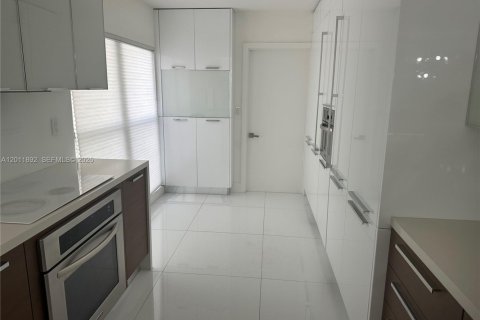 Adosado en venta en Doral, Florida, 3 dormitorios, 168.06 m2 № 2075496 - foto 3
