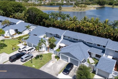 Adosado en venta en Doral, Florida, 3 dormitorios, 168.06 m2 № 2075496 - foto 19