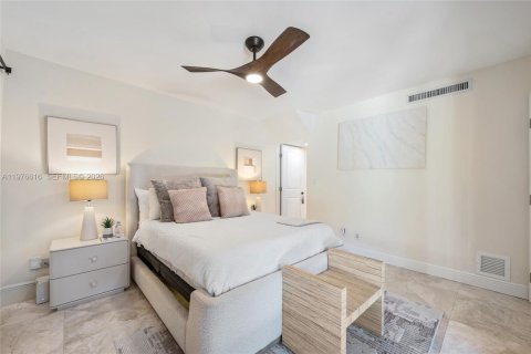 Villa ou maison à vendre à Miami Beach, Floride: 4 chambres, 188.59 m2 № 2040976 - photo 21