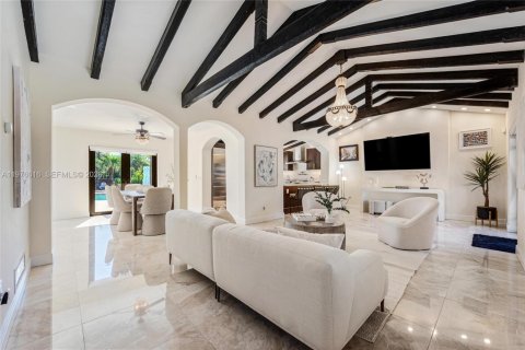 Villa ou maison à vendre à Miami Beach, Floride: 4 chambres, 188.59 m2 № 2040976 - photo 15